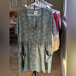 Princess Polly Green and White Dress